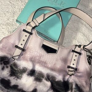 Elegant Pink and Black Vera Wang Handbag & Wallet